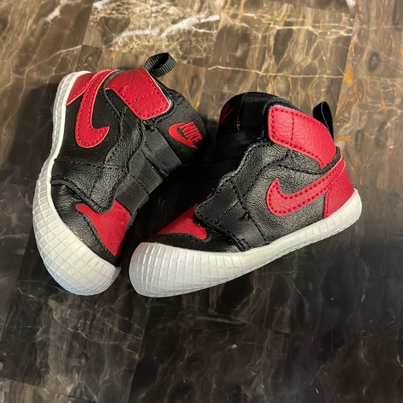 Nike soft bottoms - Picture 3 of 5